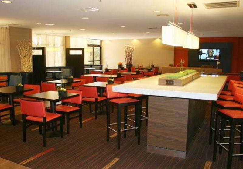 Courtyard Laredo Hotel Restaurant photo